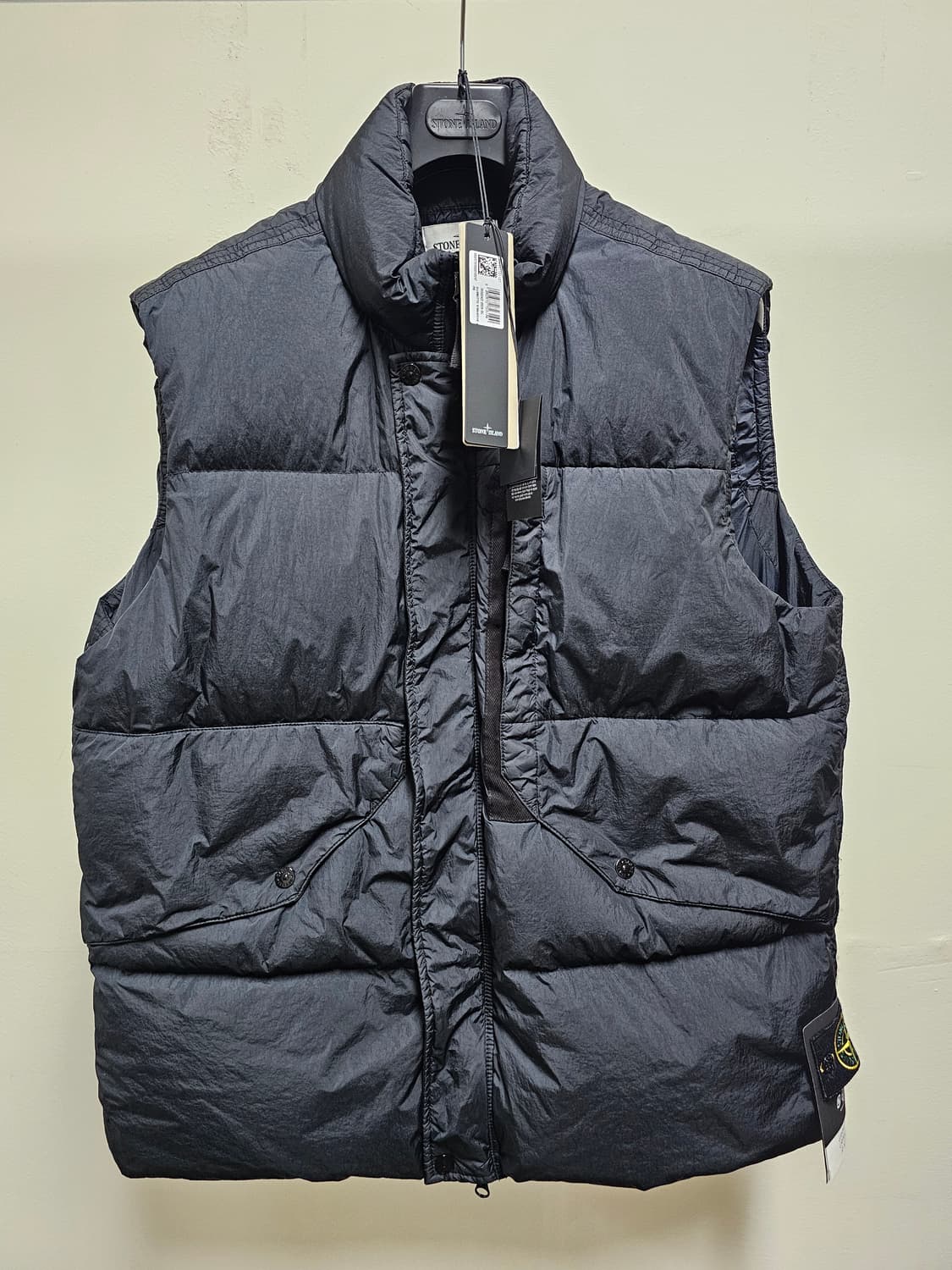 스톤아일랜드 크링클랩스 리사이클 나일론 다운 베스트 상품이미지1