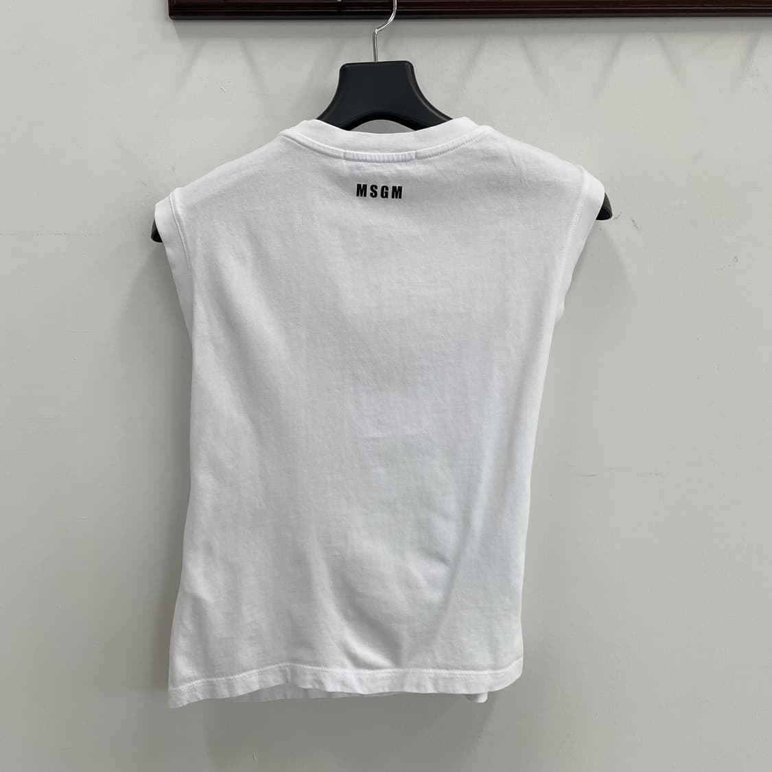 msgm 크로스 디테일 슬리브리스 나시 상품이미지4
