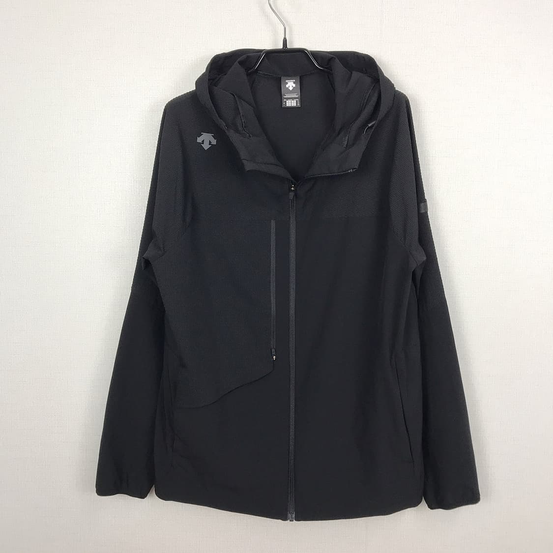 데상트 라이딩 후드형 바람막이 자켓 남성L (100) 상품이미지2