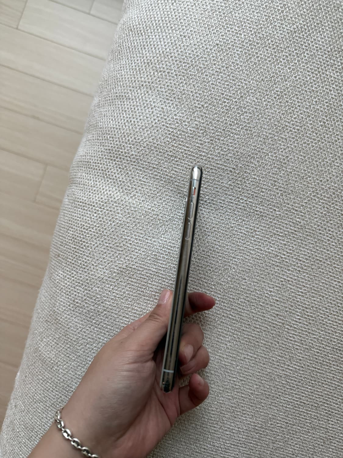 아이폰xs 실버 256 (+아이폰 정품 가죽케이스) 상품이미지2