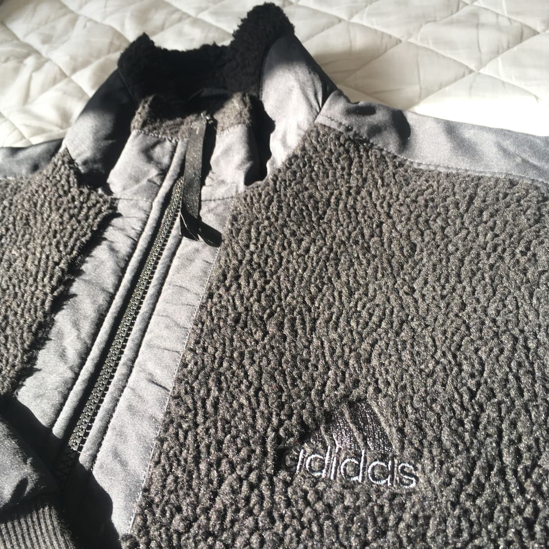 아디다스 플리스 봄버재킷 상품이미지1