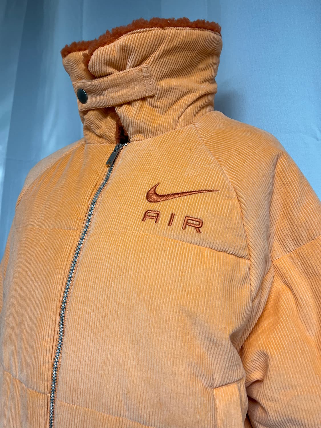 나이키 우먼스 에어 써마핏 코듀로이 크롭 점퍼  상품이미지3