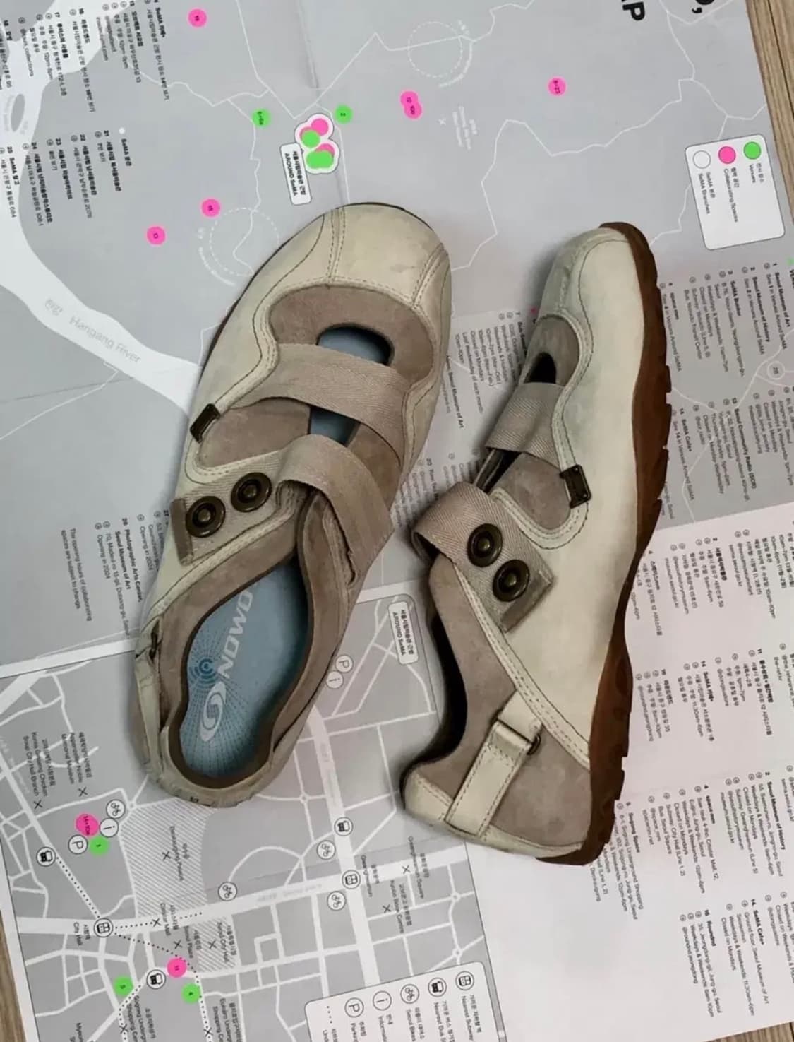 살로몬 스웨이드 스트랩 빈티지 메리제인 플랫슈즈 250 상품이미지1