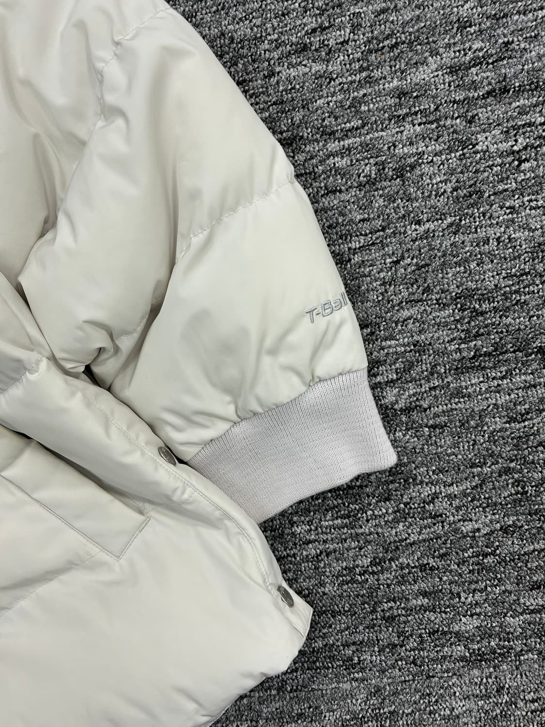 노스페이스 화이트 크림 티볼 경량패딩 XL 상품이미지4