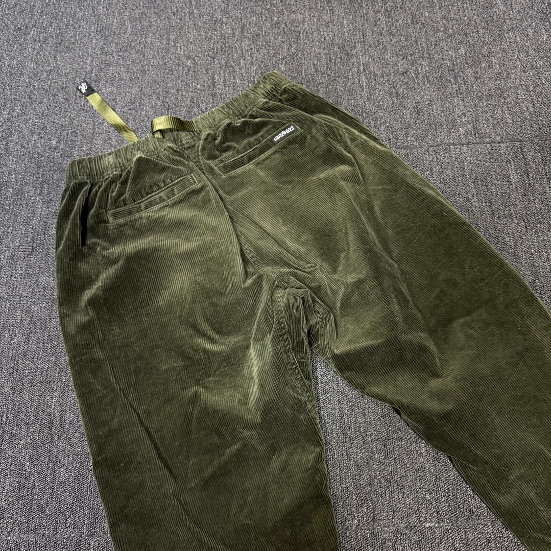 그라미치 루즈테이퍼드 코듀로이 팬츠 상품이미지6