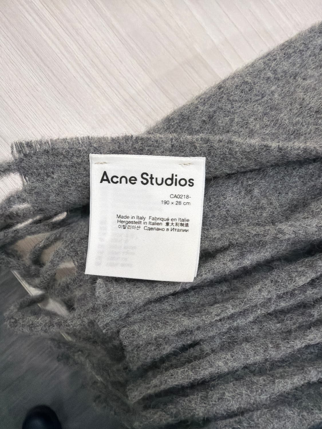 아크네 스튜디오 머플러 상품이미지4