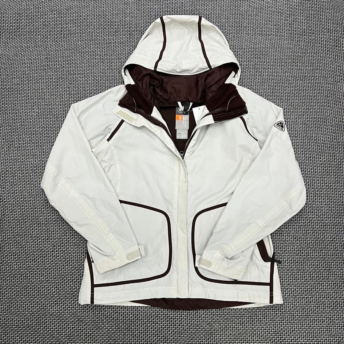 나이키ACG 00s 그레이브라운 바람막이 상품이미지1