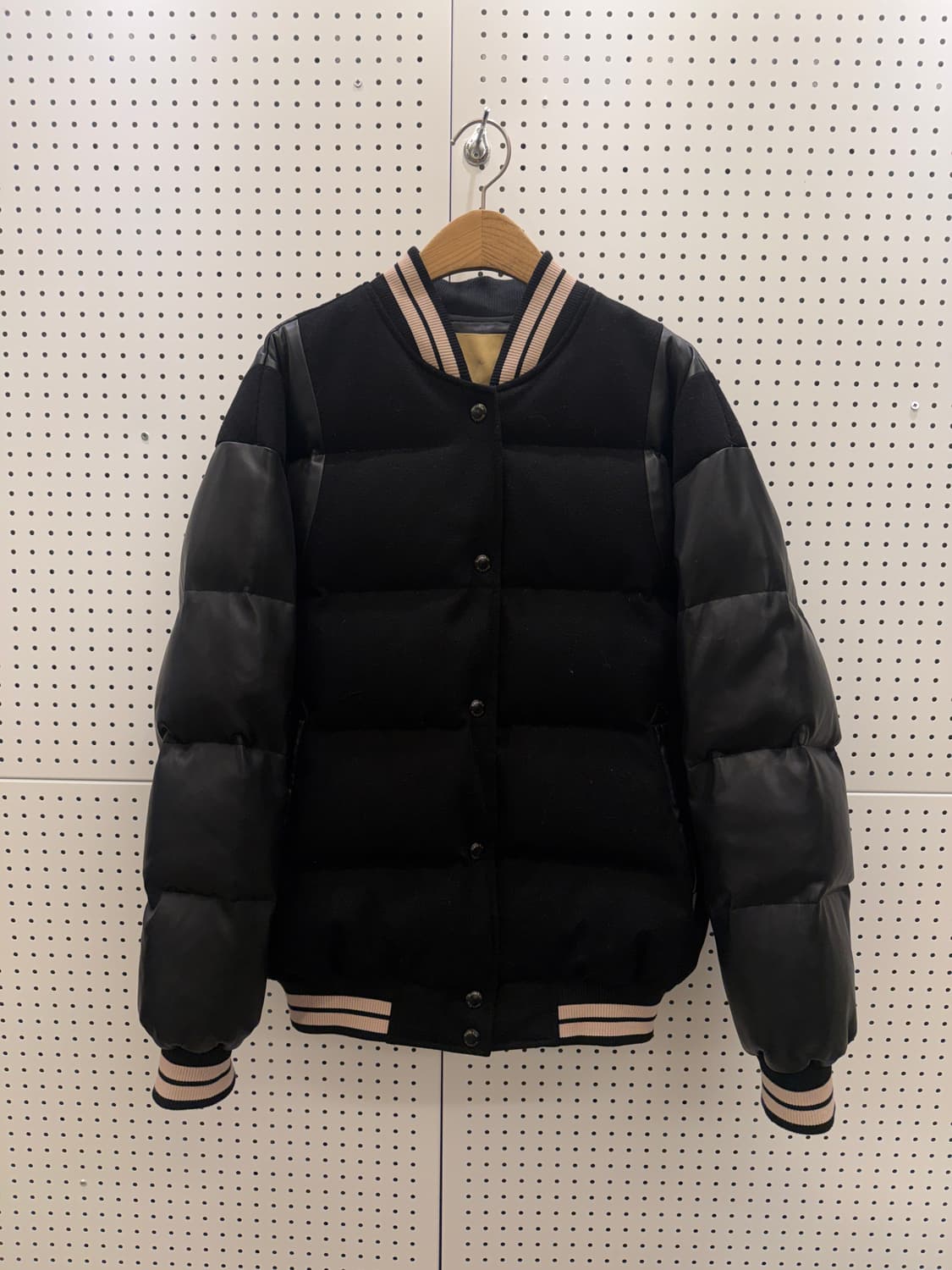 마뗑킴 빅로고 레더 다운 패딩 U842 상품이미지2