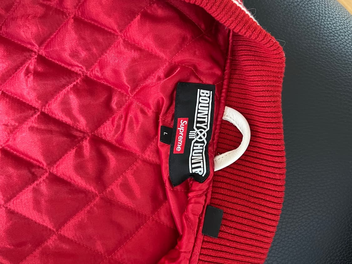 슈프림 x 바운티 헌터 바시티 자켓 레드 - 23FW 상품이미지5