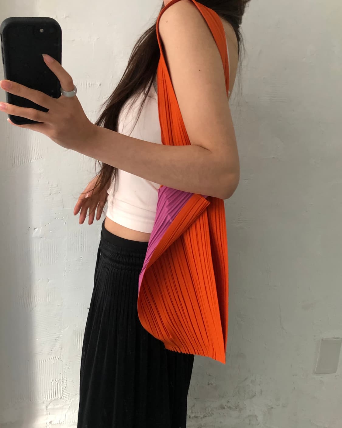 Issey Miyake 이세이미야케 오렌지 라벤더 컬러 플리츠 백 상품이미지3