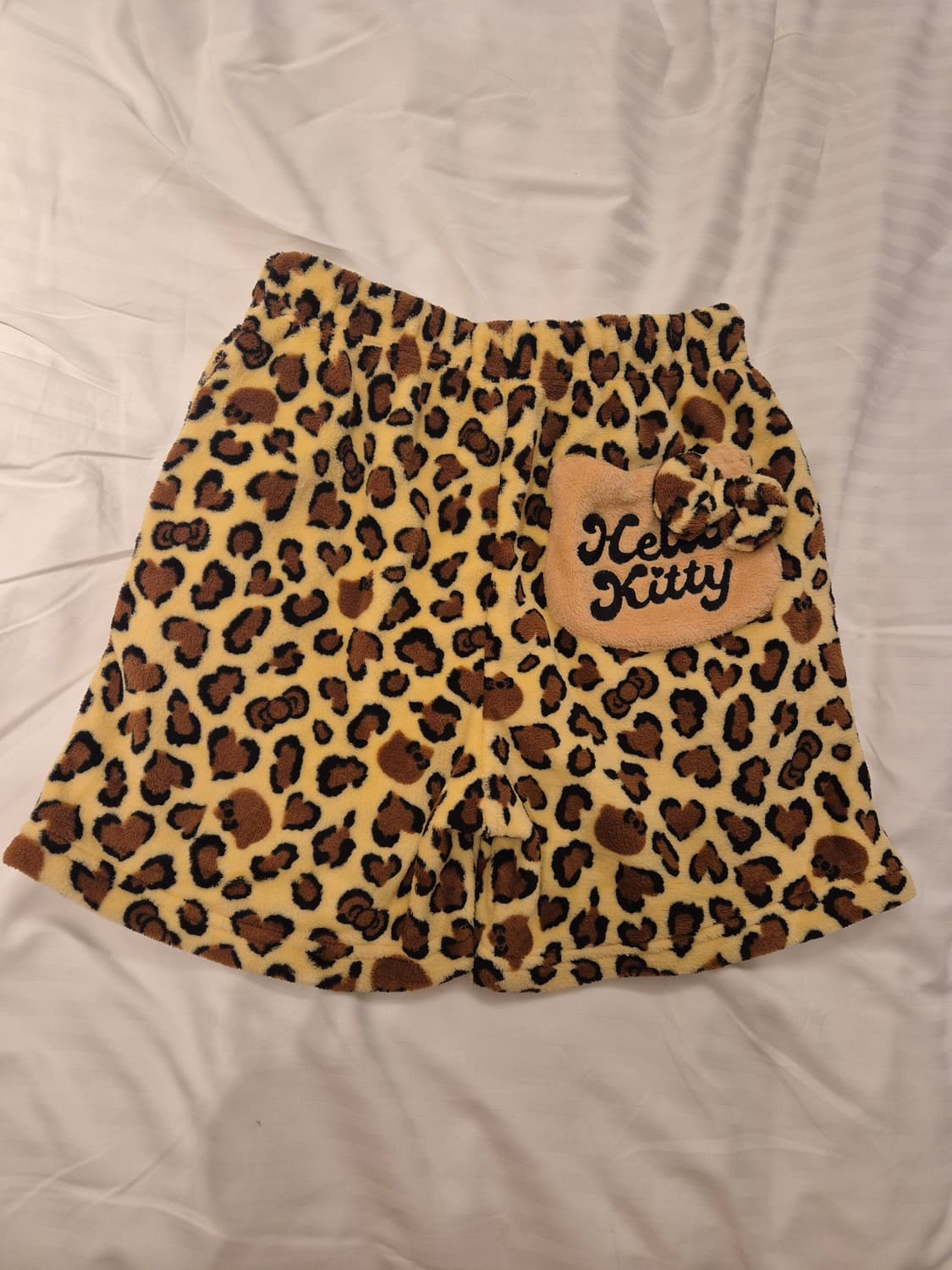 새상품) 돈키호테 헬로키티 50주년 호피 파자마 셋업 갸루 상품이미지3