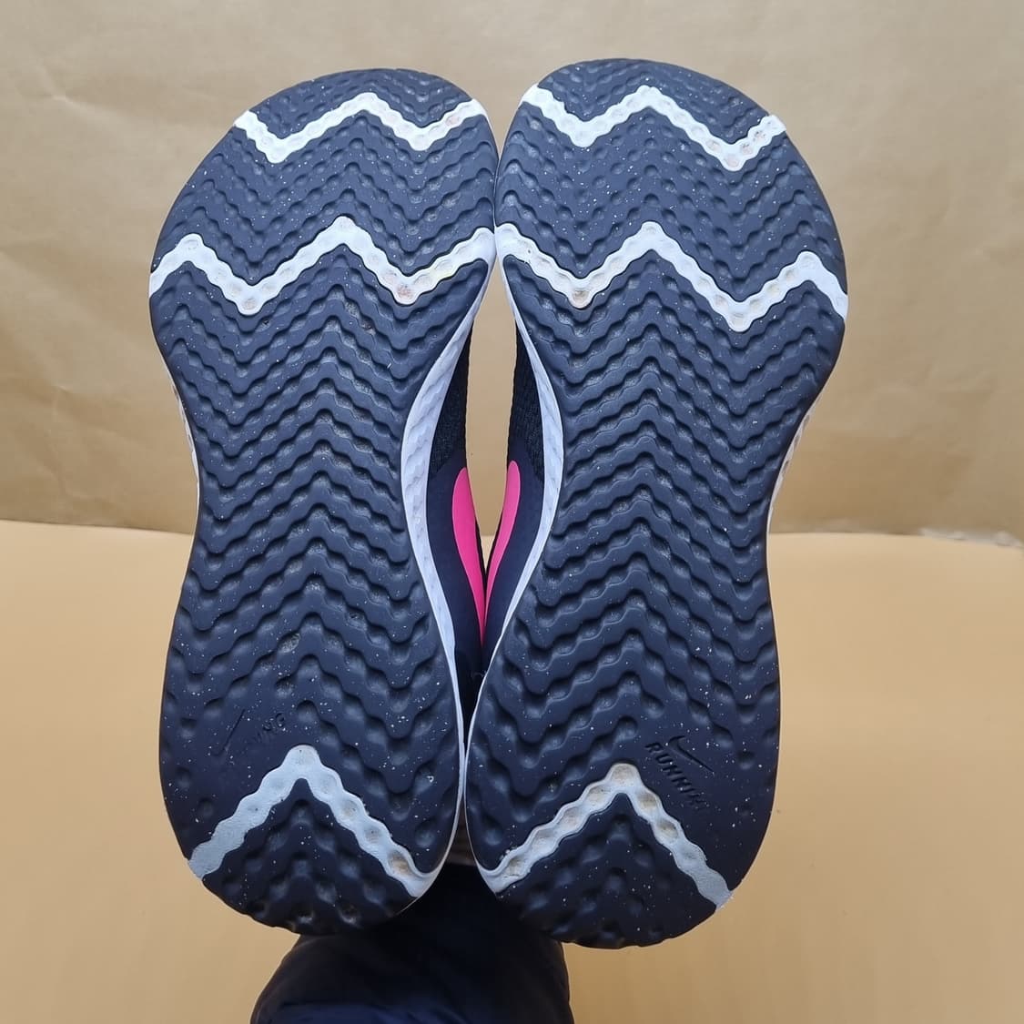 나이키 레볼루션5 운동화245  상품이미지3