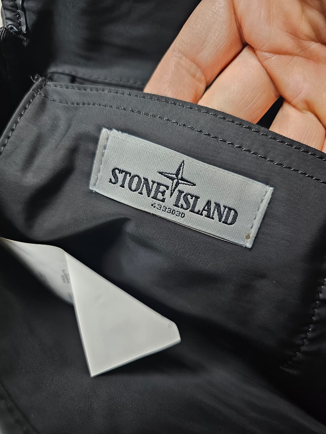 스톤아일랜드 와펜 메신저백 상품이미지7