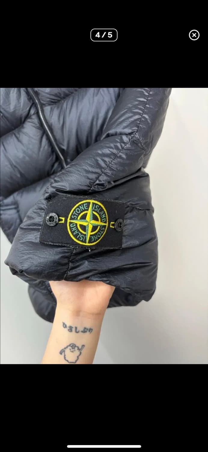 스톤아일랜드 와펜 나일론 후드 다운 베스트 A3013 상품이미지4