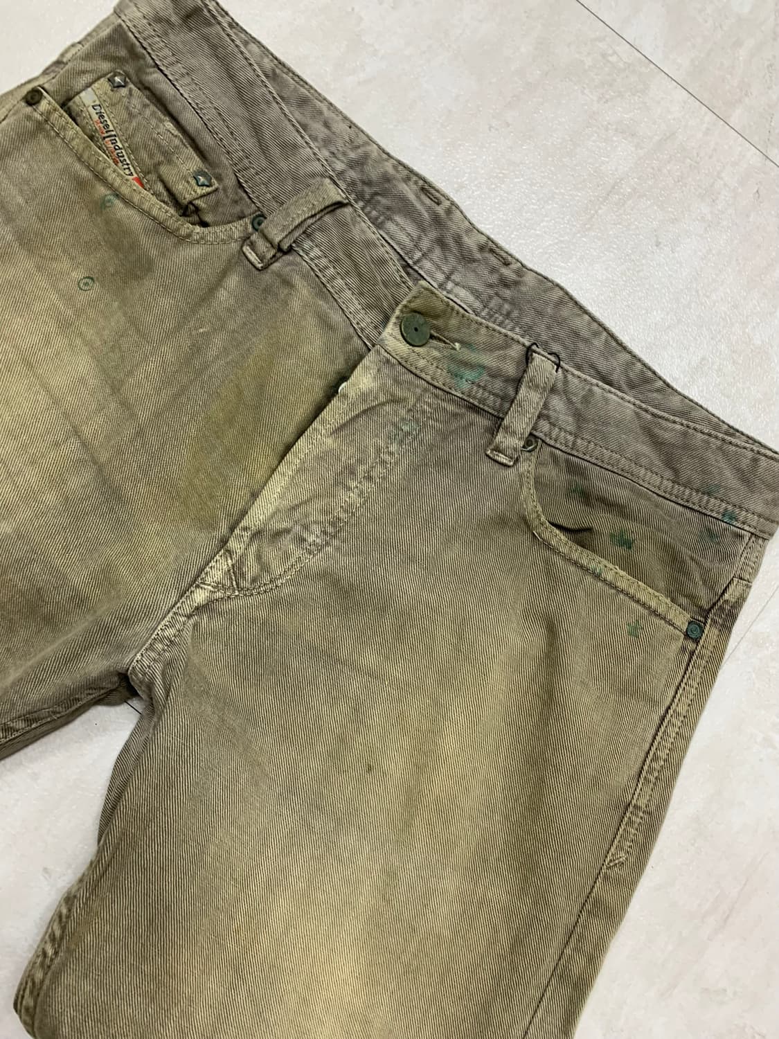 디젤 애쉬 카키 스트라이트 팬츠 #647 상품이미지4