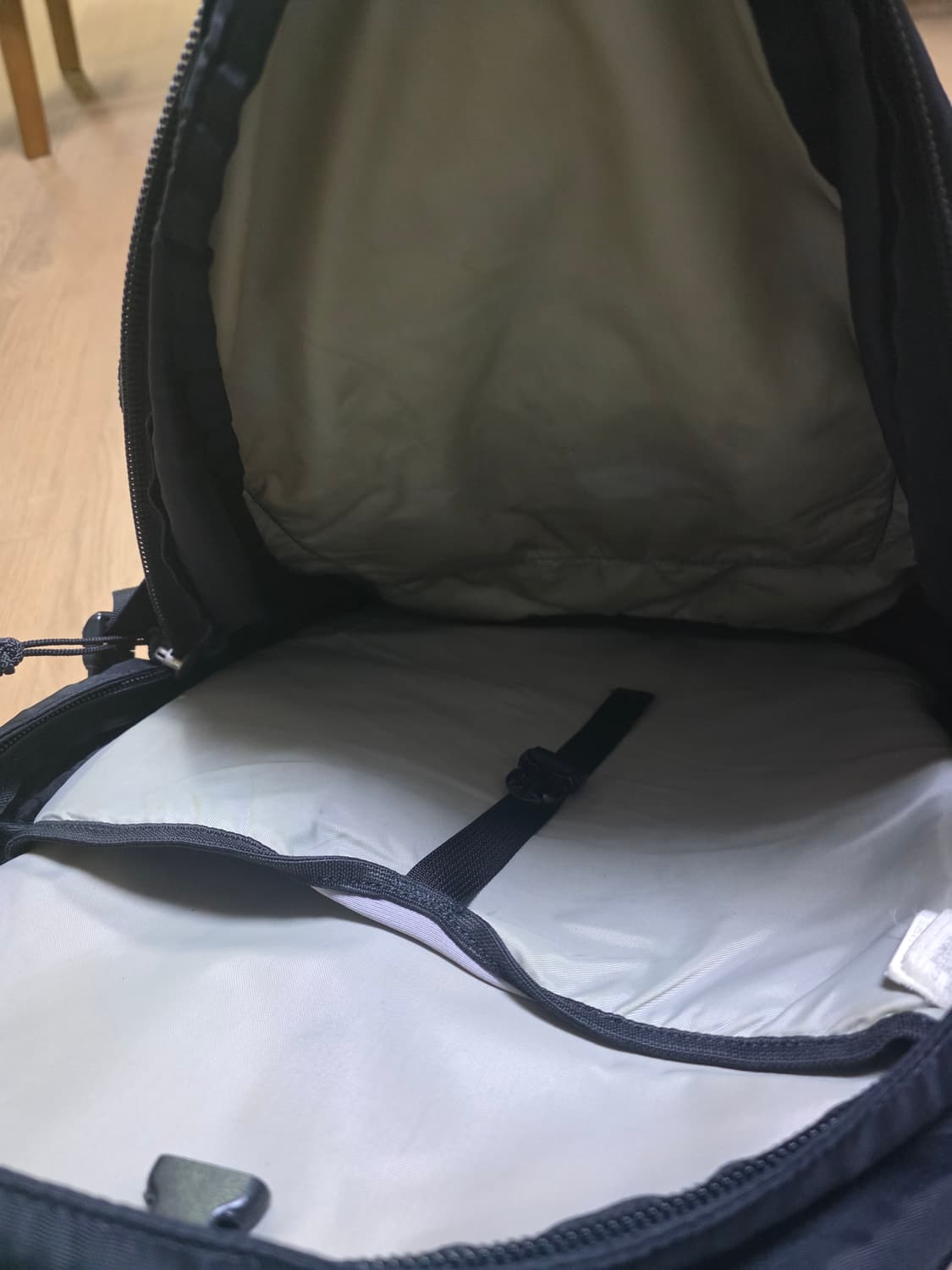 노스페이스 레콘 30L 백팩 블랙 상품이미지3