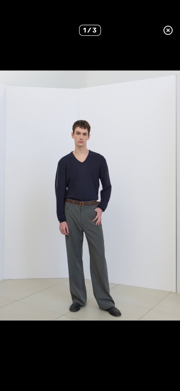 아이엘 브이넥 니트 네이비 상품이미지1