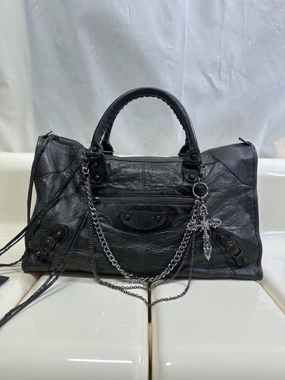 [A 정품] 발렌시아가 시티 모터백 라지 다크그레이 상품이미지9