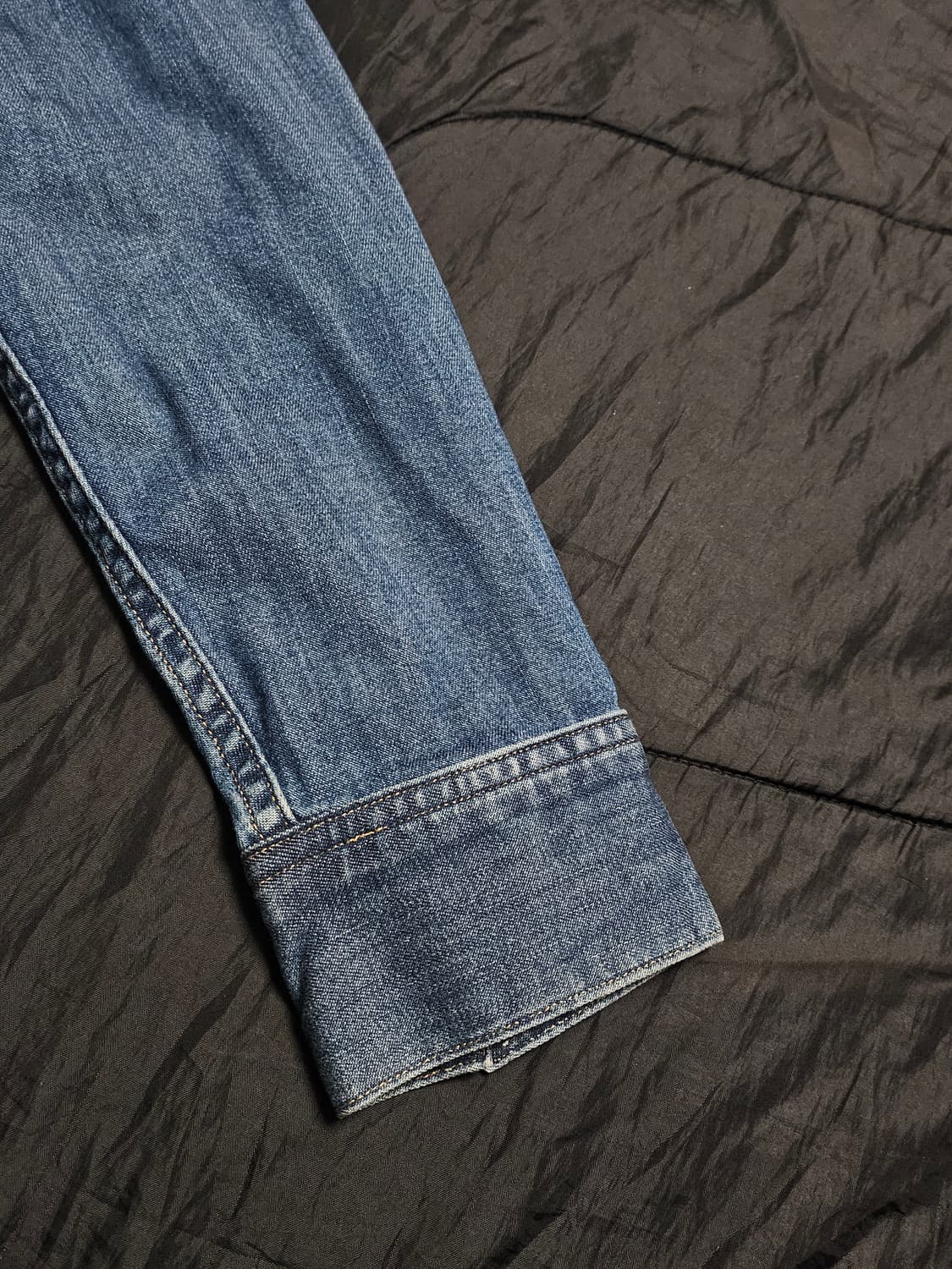 Levis 웨스턴 테일러드 딱붙핏셔츠 XS
 상품이미지6