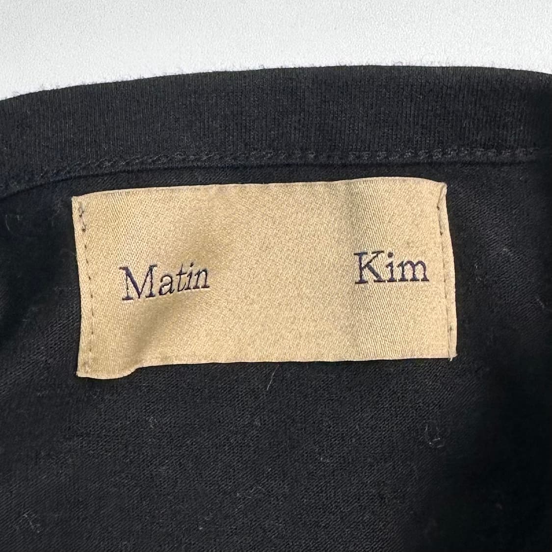 마뗑킴 크롭 블랙 반팔티  상품이미지3