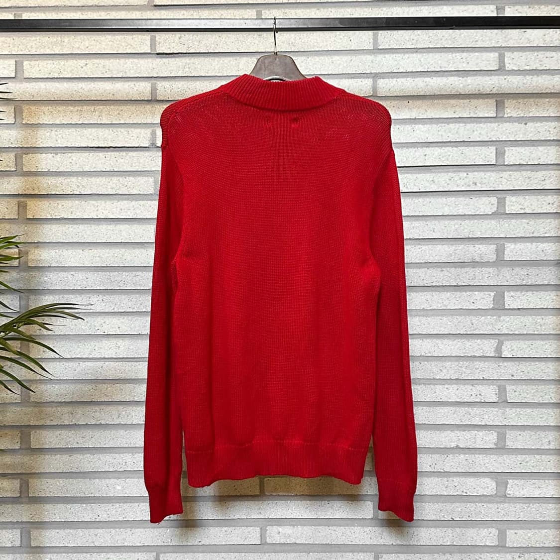 챕스 반집업 니트 하이넥 앞면 로고 디테일 레드 상품이미지3