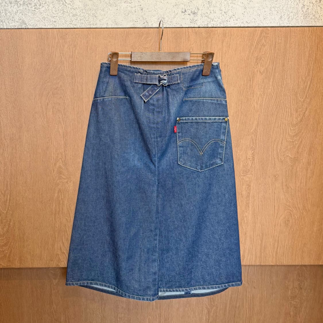 리바이스 엔지니어드 진 데님 롱 스커트 백 버클 스트랩 디테일 인디고 상품이미지2