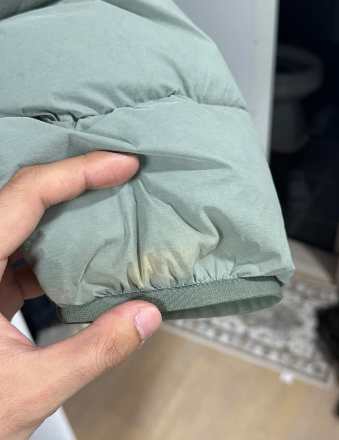 [XL]23FW 스톤아일랜드 심리스터널 세이지그린 패딩 상품이미지4