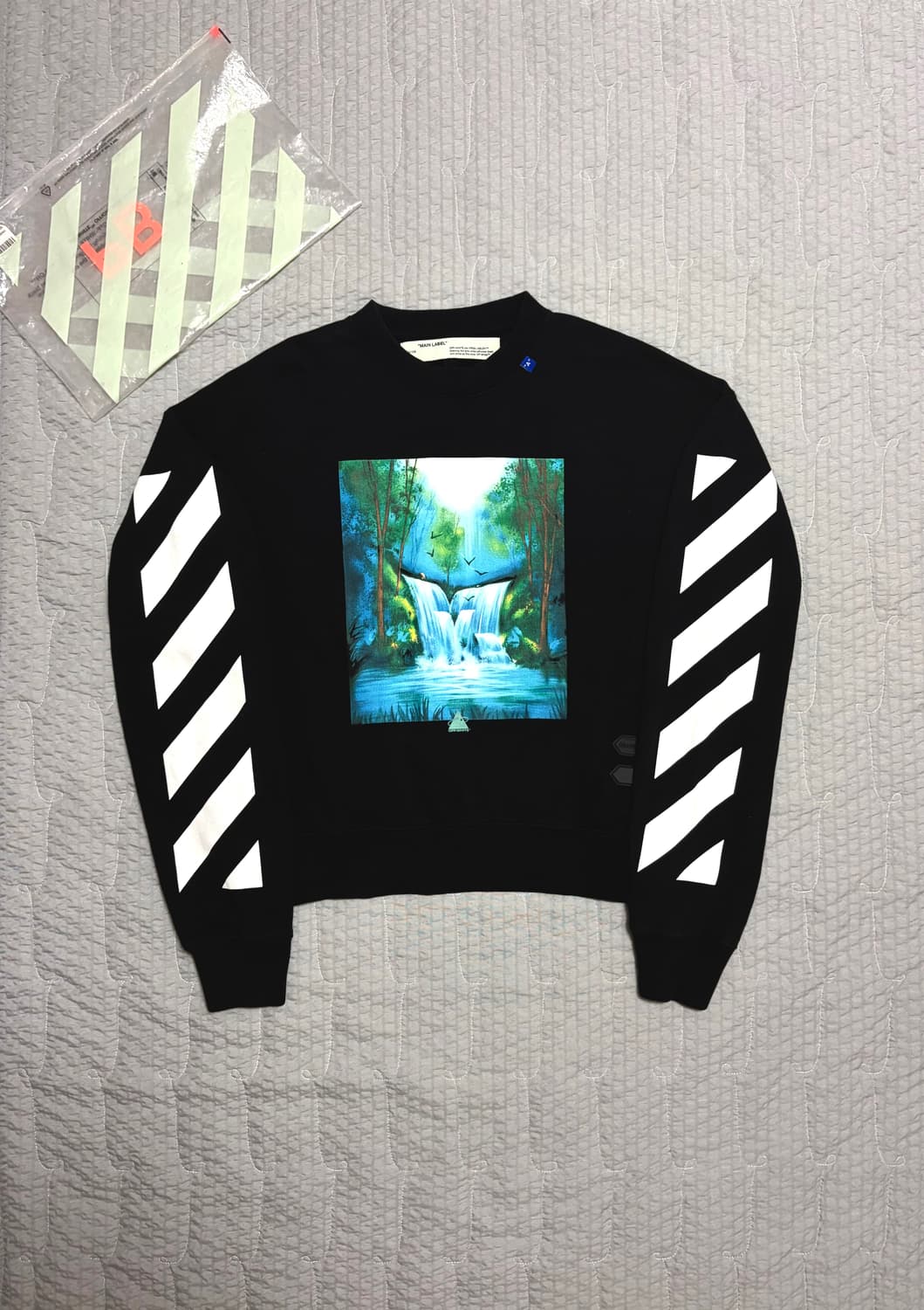 오프화이트 맨투맨 상품이미지1