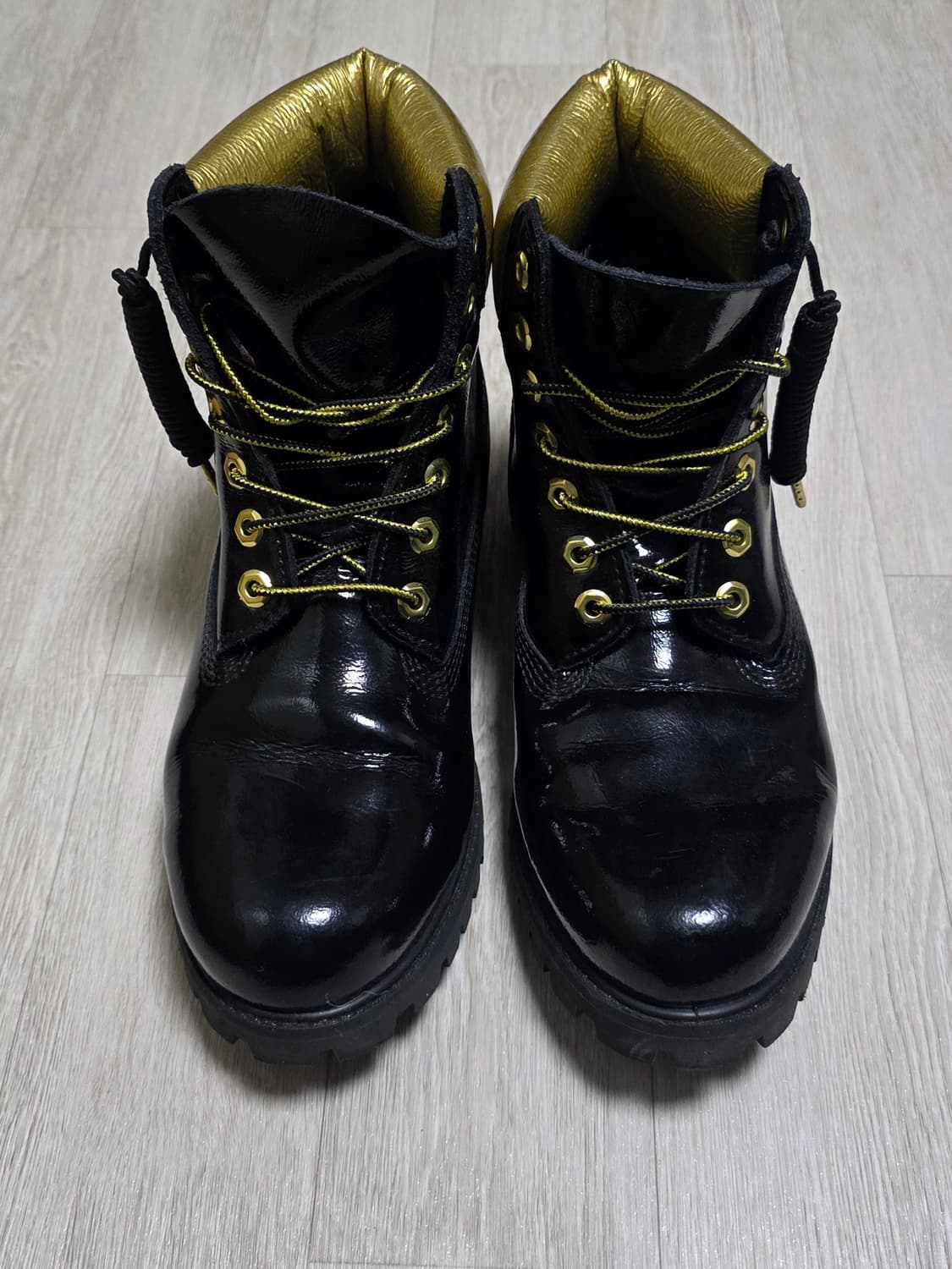 팀버랜드 6인치 한정판 에나멜 블랙 레더부츠(260) 상품이미지3