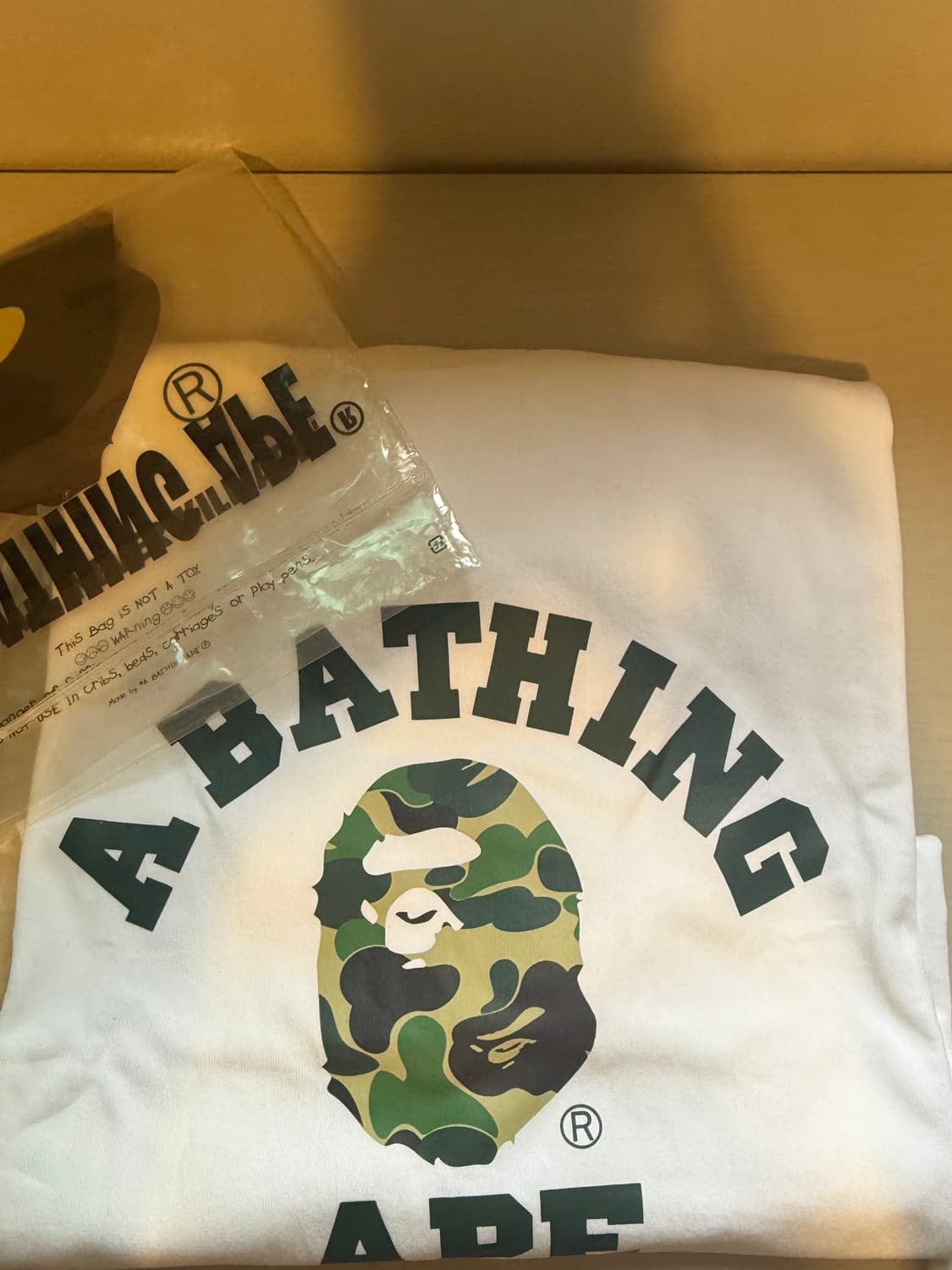 새상품 BAPE ABC 카모 컬리지 티셔츠 화이트 그린 xxl 상품이미지1