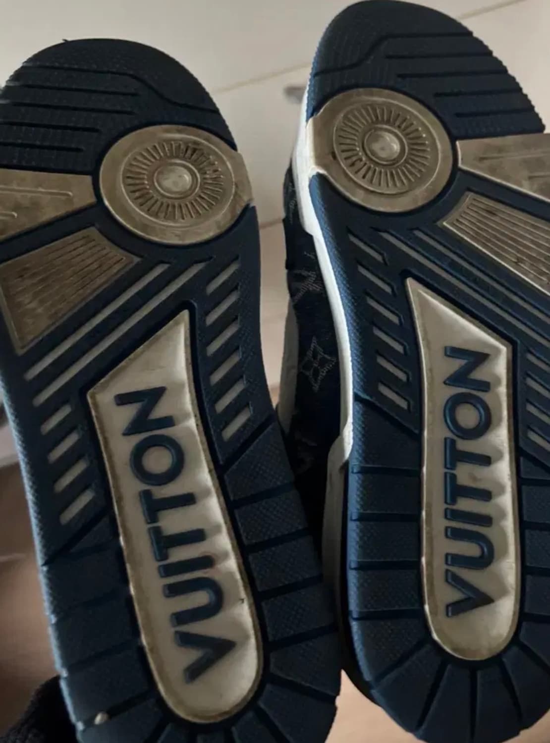 루이비통 LV 트레이너 모노그램 데님 블루 스니커즈 상품이미지3