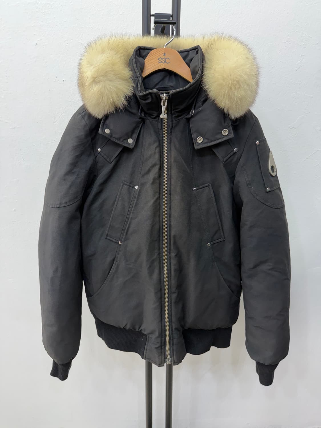 매장판정품) 무스너클 남성 패딩 M 상품이미지1