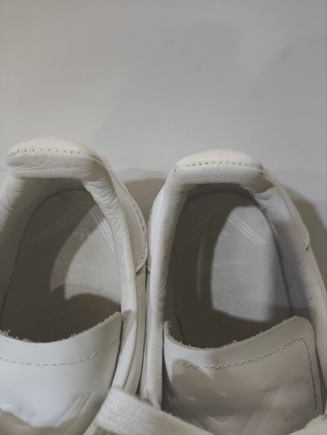 245mm 아디다스 x 화이트마운티어링 스니커즈 상품이미지6