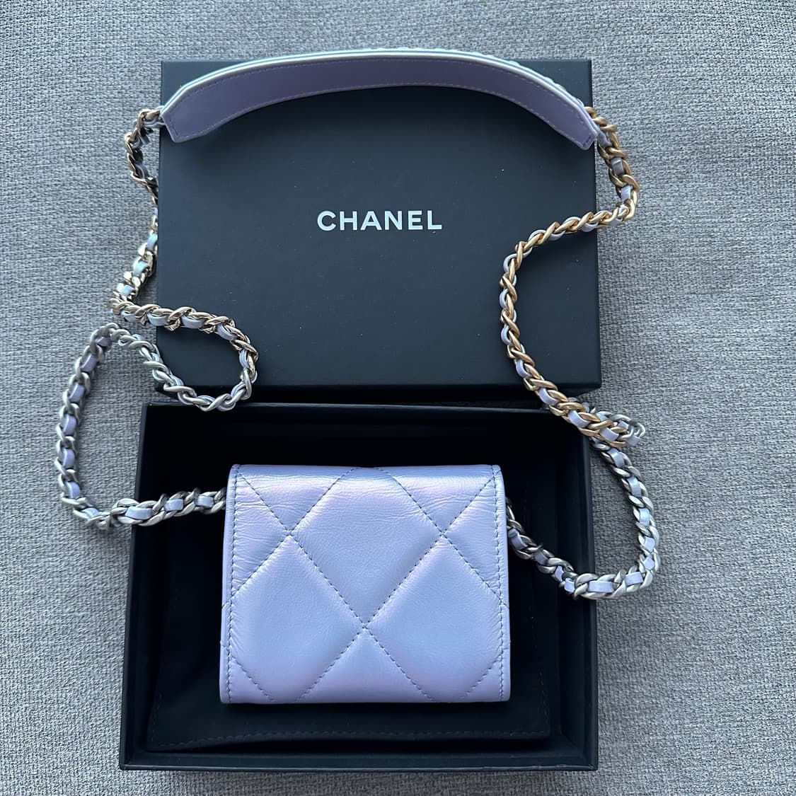 샤넬 19 체인 미니백 상품이미지4