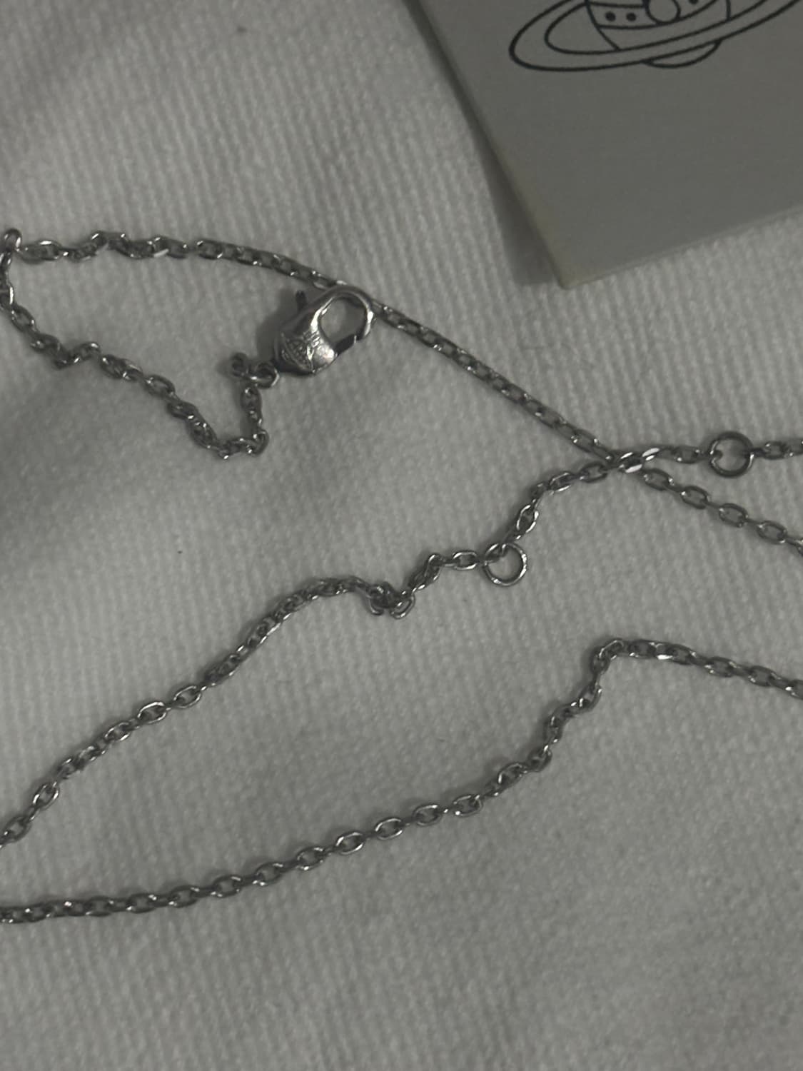 비비안웨스트우드 루크리스 옷핀 목걸이 상품이미지7