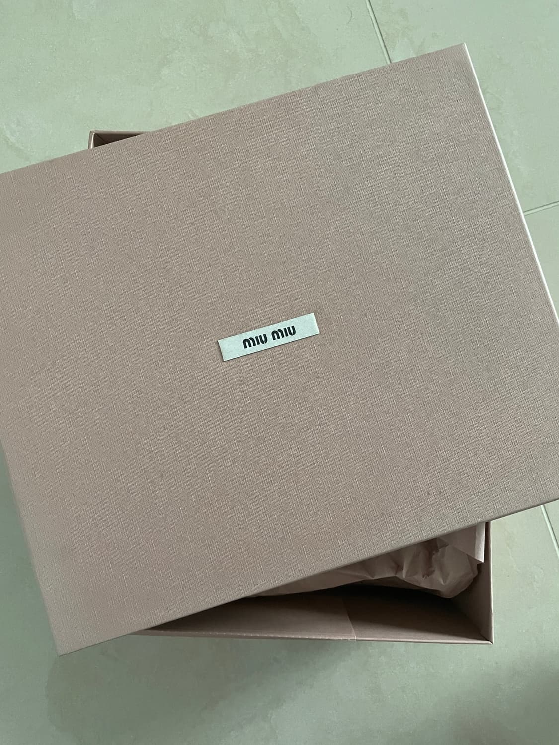 정품 미우미우 퀼팅 메탈릭 스니커즈 실버 36.5 상품이미지8