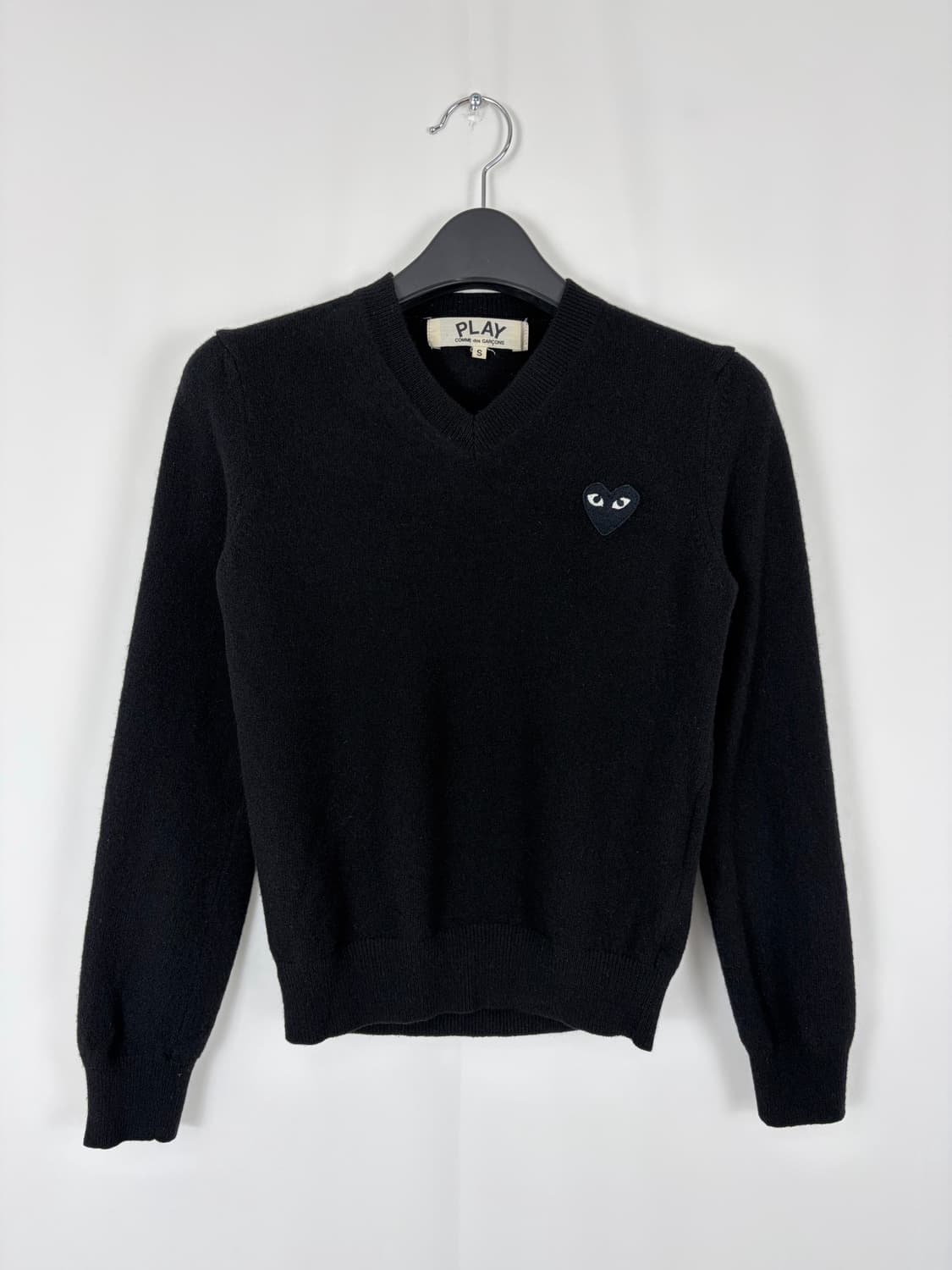 a260) 꼼데가르송 블랙와펜 브이넥 니트 상품이미지1