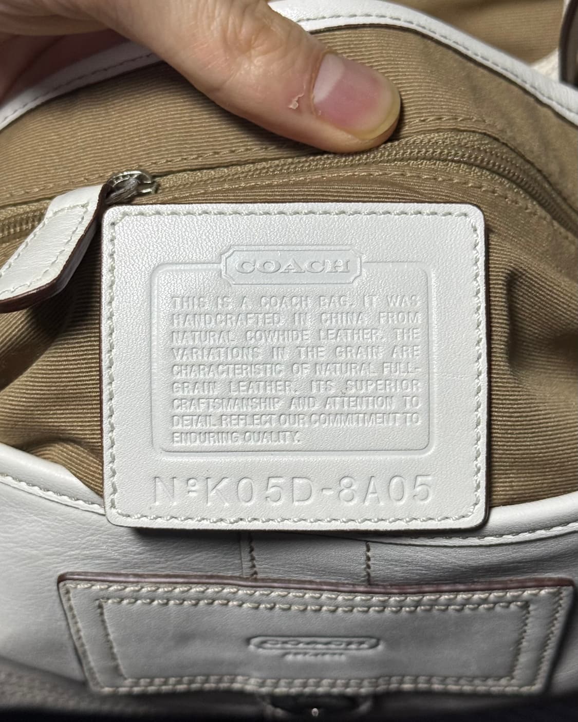 코치 버클 화이트 아이보리 가죽 바게트백 숄더백 토드백 사첼백 호보백  상품이미지10