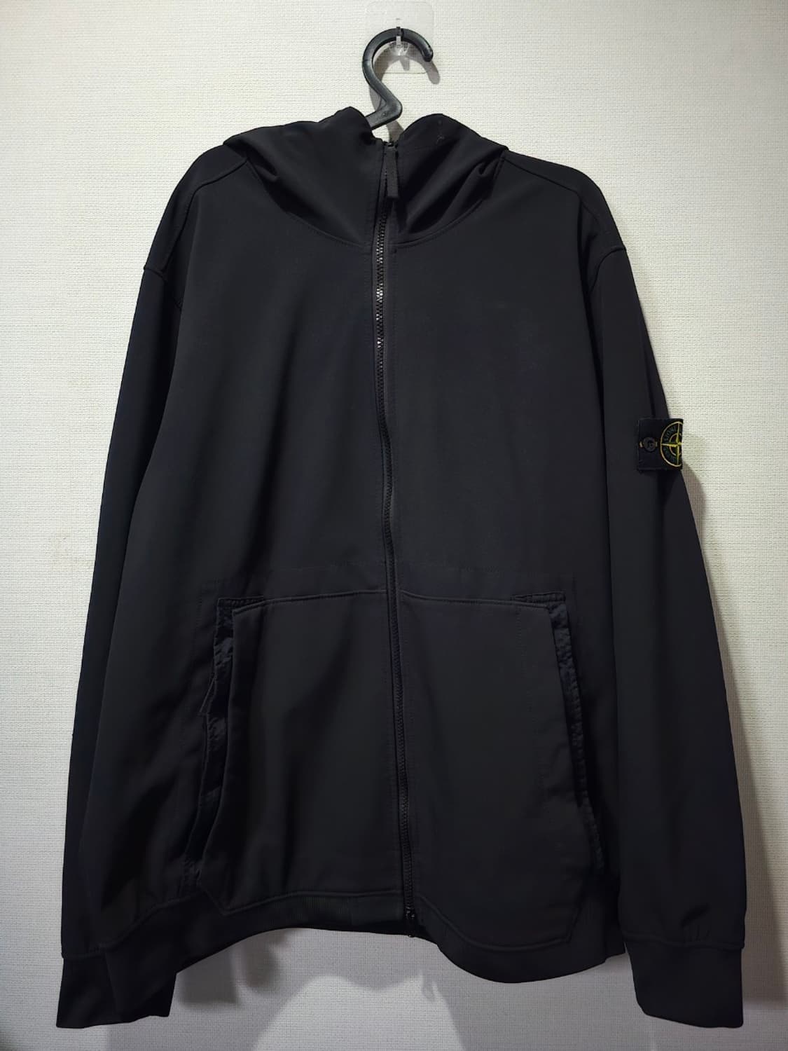 정품 스톤아일랜드 와펜 패치 후드 소프트쉘 자켓 110 / XXL 상품이미지1