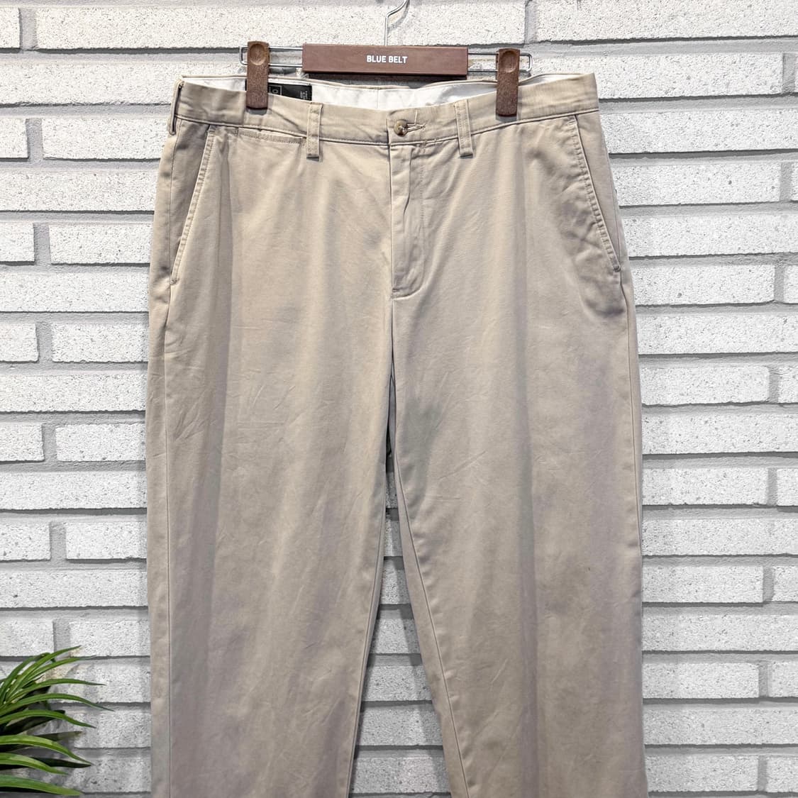 폴로 랄프로렌 클래식 테이퍼드 치노팬츠 후면자수 디테일 베이지 상품이미지3