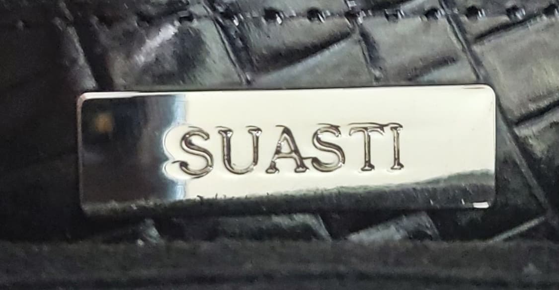 수아스티(SUASTI) 리얼 악어가죽 토트백 블랙

- 상품이미지6