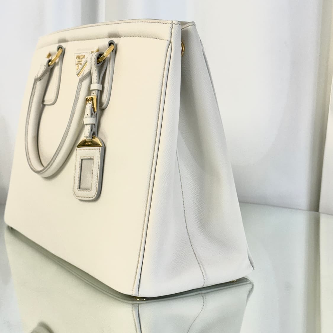 [정품] 프라다 갤러리아 럭스 사피아노 토트백 금장 미듐 상품이미지3