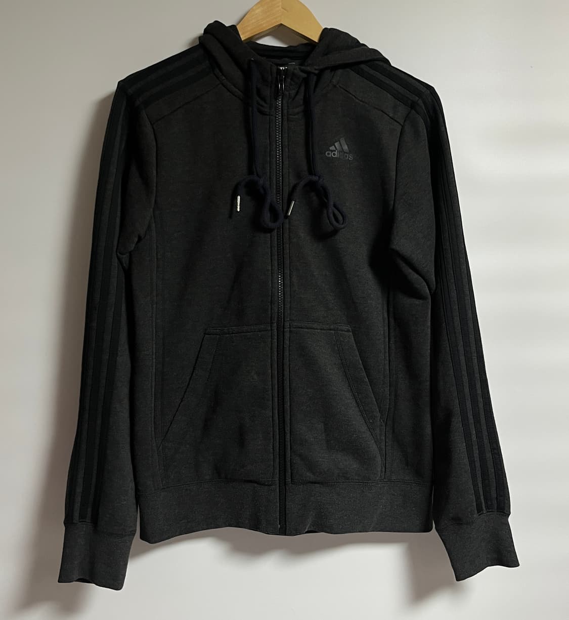 공용 아디다스 에센셜 후드집업 차콜 95 상품이미지1