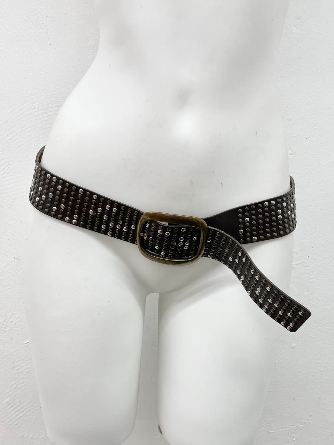 리얼레더 스터드 펀칭 버클 벨트 상품이미지2