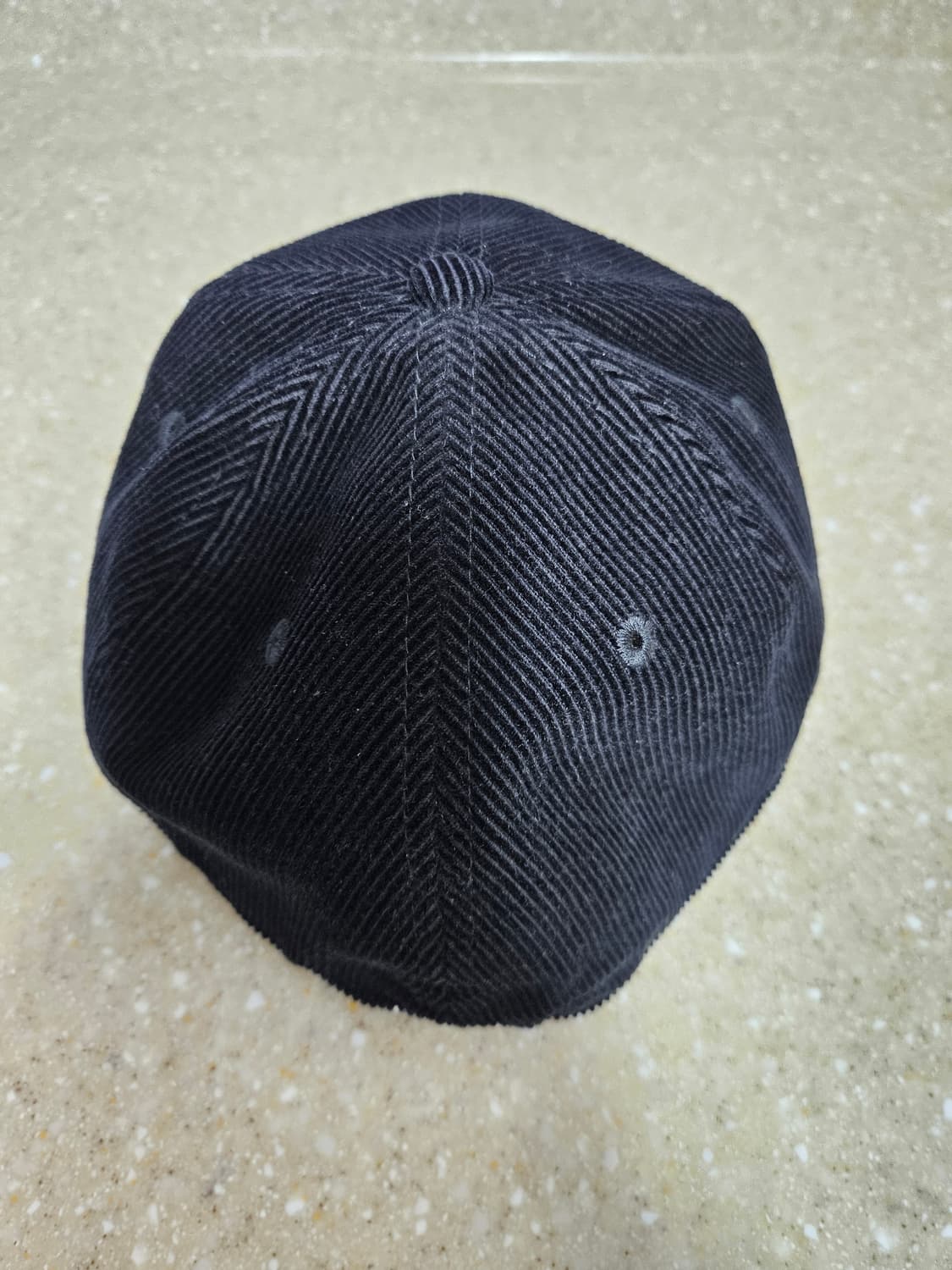 뉴에라 피어오브갓 59FIFTY 코듀로이 사이즈캡 블랙 714 상품이미지3