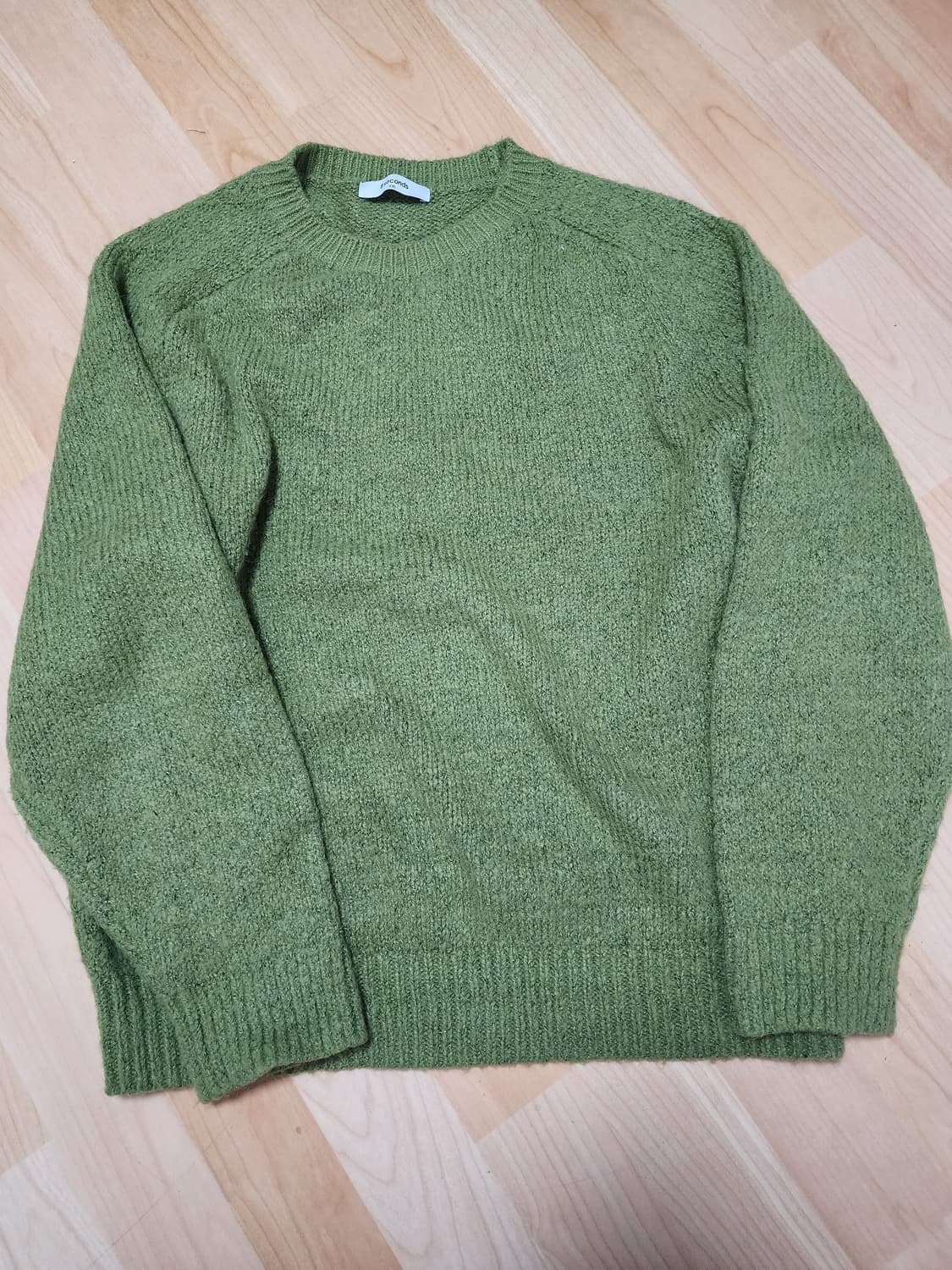 에잇세컨즈 그린 라운드 니트 상품이미지1