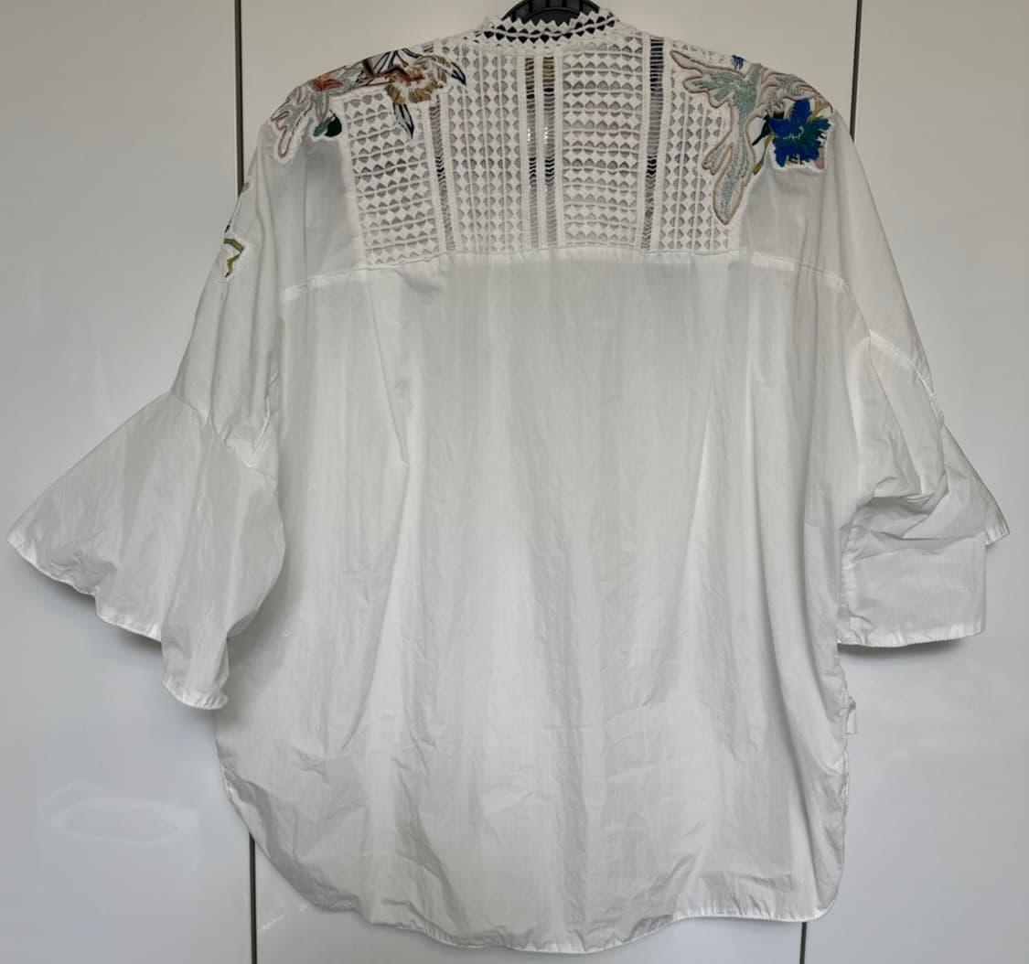 한섬타임TIME 화이트 플라워 자수 블라우스 상품이미지6