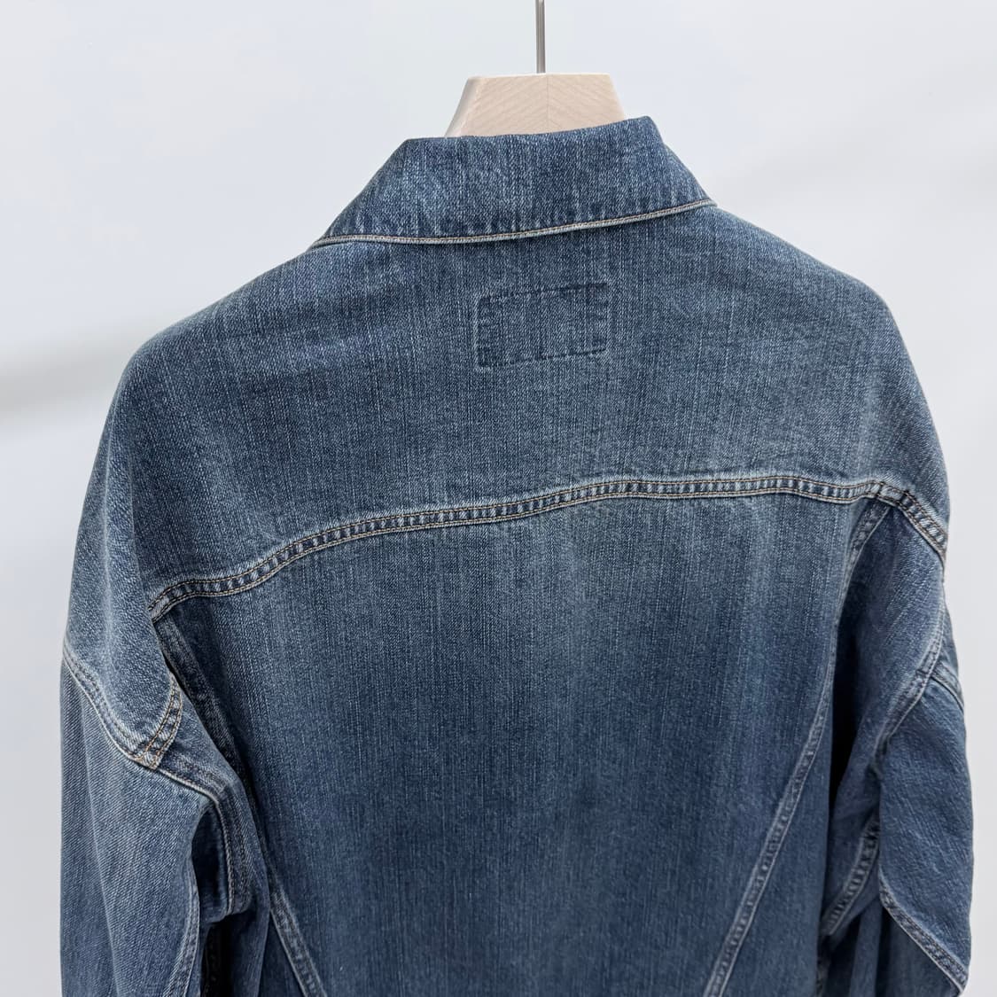 [S+급/L] 프라다 삼각로고 데님 블루종 청자켓 상품이미지6