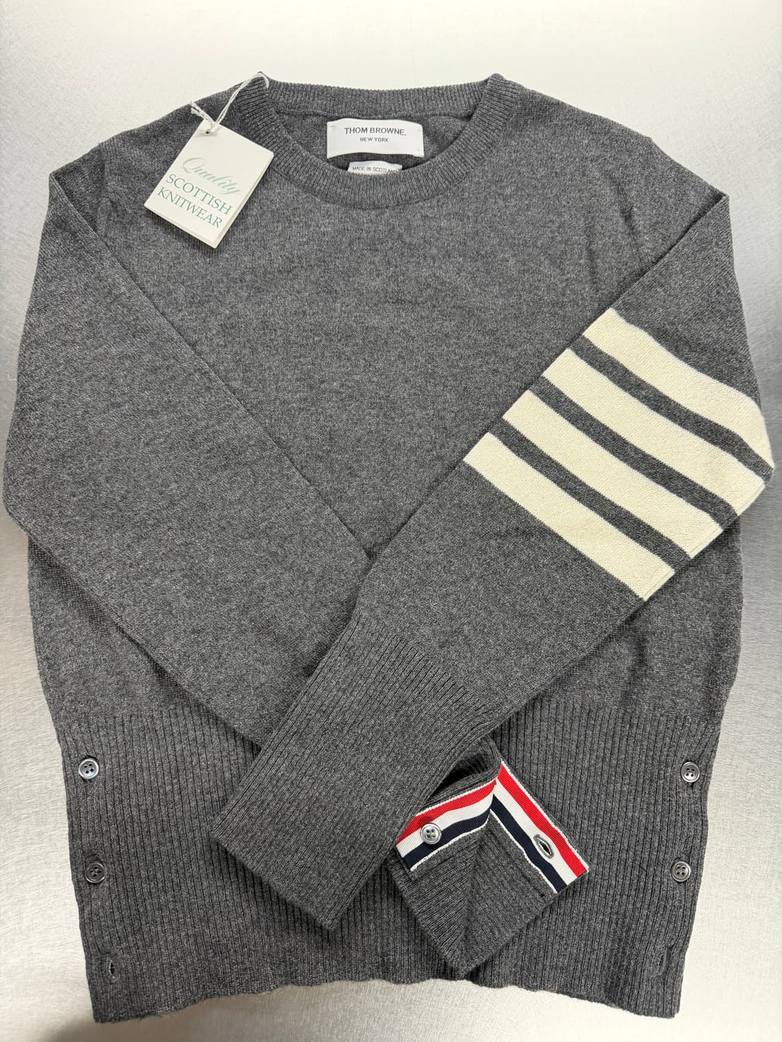 톰브라운 캐시미어 니트 시그니처라인 상품이미지1