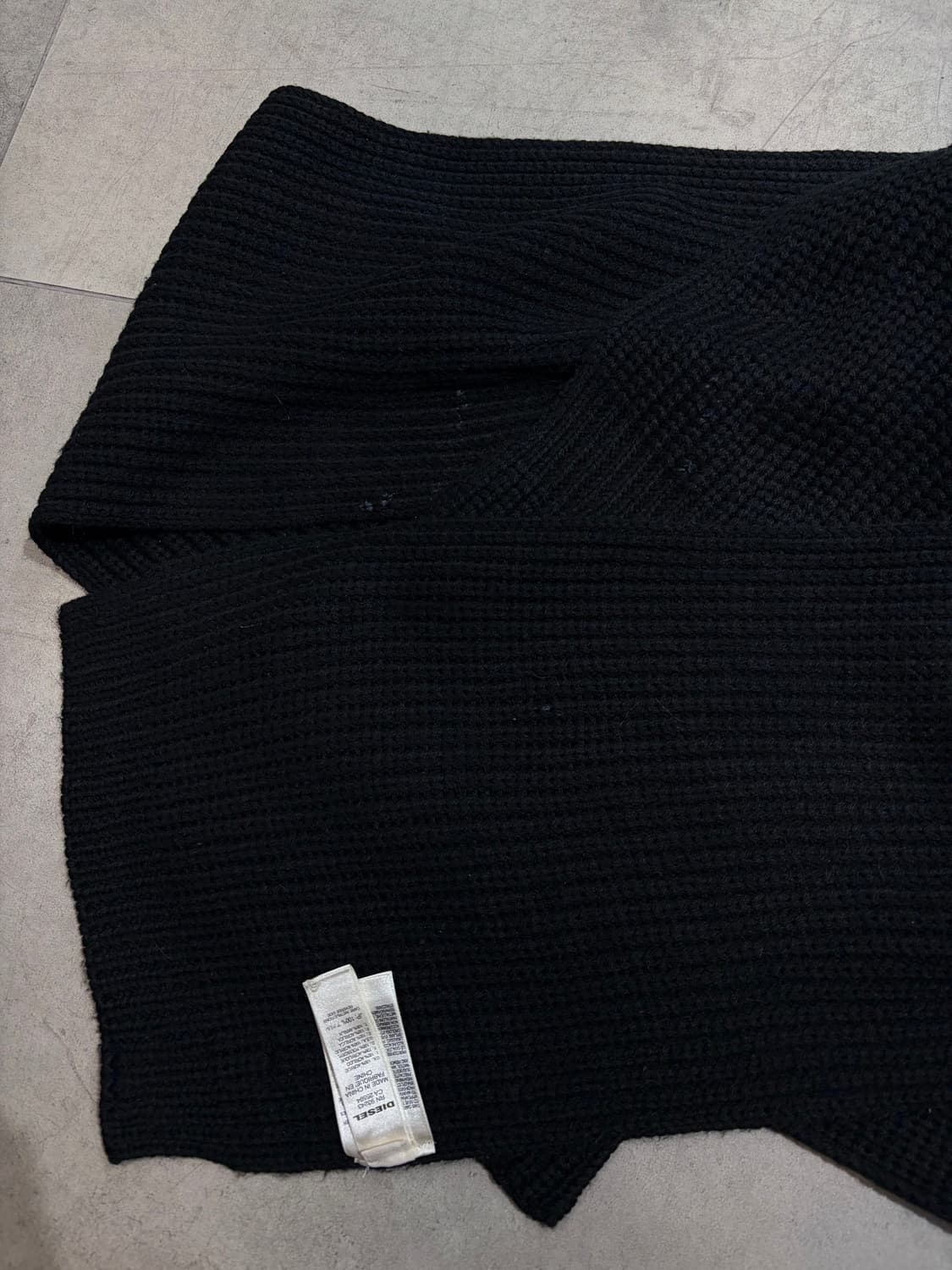 디젤 아크릴 블랙 머플러 상품이미지5